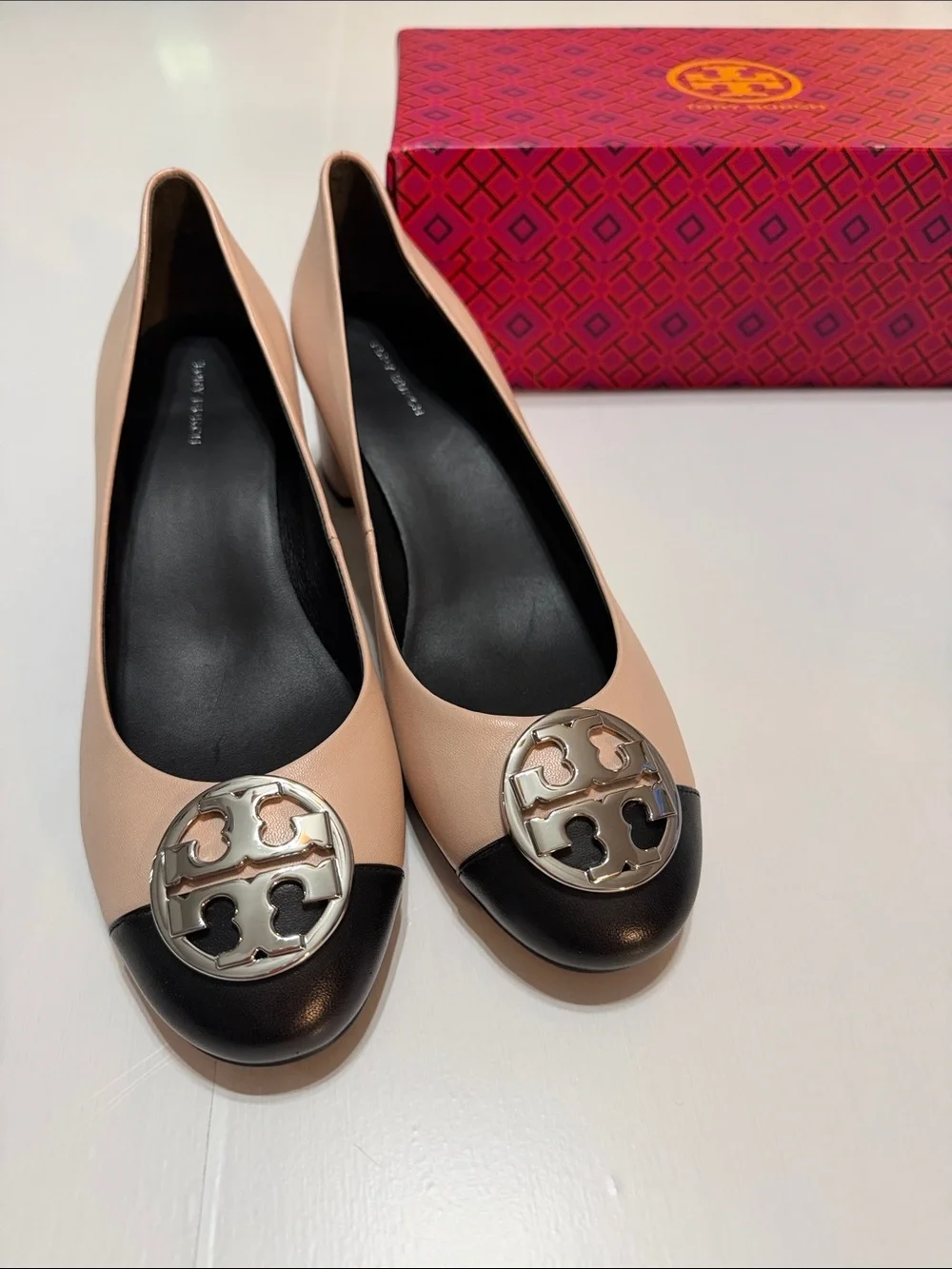 Tory Burch Chelsea Cap-Toe Leather Pumps Rose Silk and Black size 9 NWT